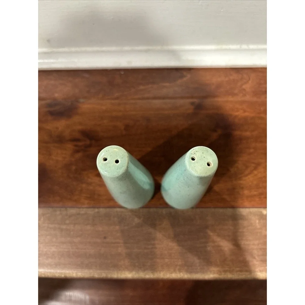Pair Tall Metlox Poppytrail 1950 MCM Turquoise Blue Speckled Salt Pepper Shakers
